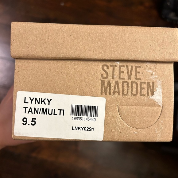 Steve Madden Lynky Tan Caged Pearl Studded Sandals Flat Slides sz 9.5 - Picture 3 of 3